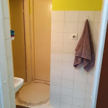 Gest House Emilio 旅馆